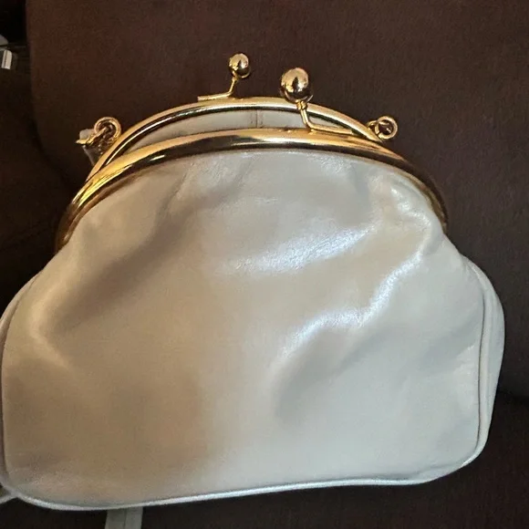 Lux KISS LOCK Jacqueline Ferrar cross body/clutch with Gold Frame